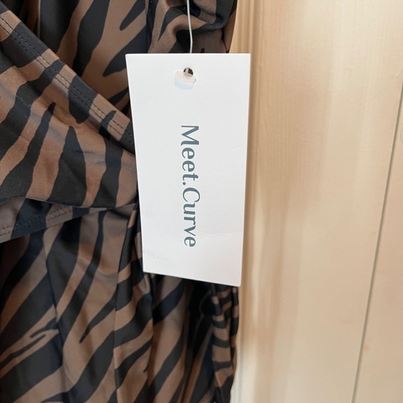 Meet Curve size 3x bathing suit - Picture 3 of 9